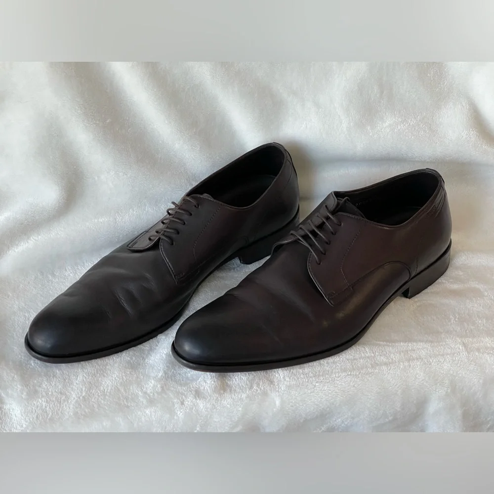 Men’s 10.5 Hugo BOSS Leather Derby Dress Shoes Stitching Details Dark Brown